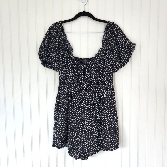 Dress Forum 'Hailey Babydoll' Ditzy Floral Black Romper Small - Picture 2 of 8